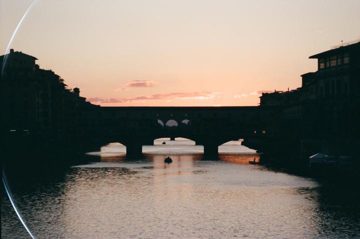 Whats the crescent on the left? How can i avoid it?