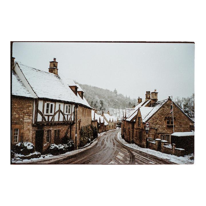 Snowy commutes to the studio [Contax t2, lomo 800]