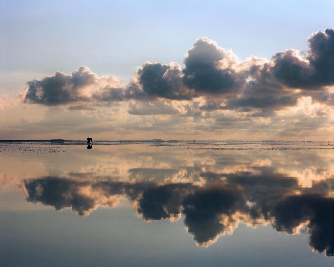 Mirror beach [RB67 - 127mm Sekor - Various Stocks], shot on mamiya rb67