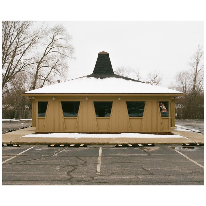 Hat-shaped buildings need to make a comeback (Pentax 67, 90mm 2.8, Pro 400H)