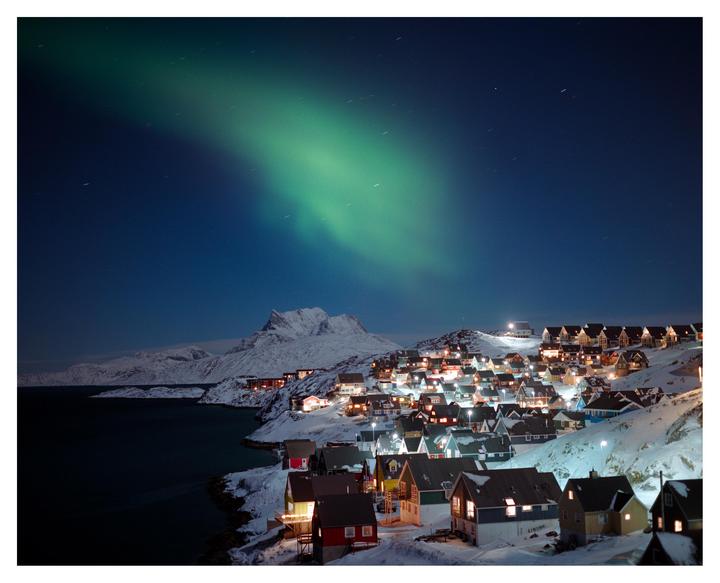 Northern Lights in Nuuk, Greenland [Pentax 67 / 105 / Pro 400H]