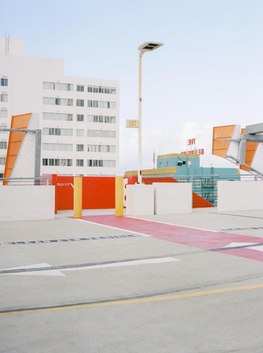 Parallel pastels [Pentax 646, 75mm f/2.8, Kodak Portra 400]