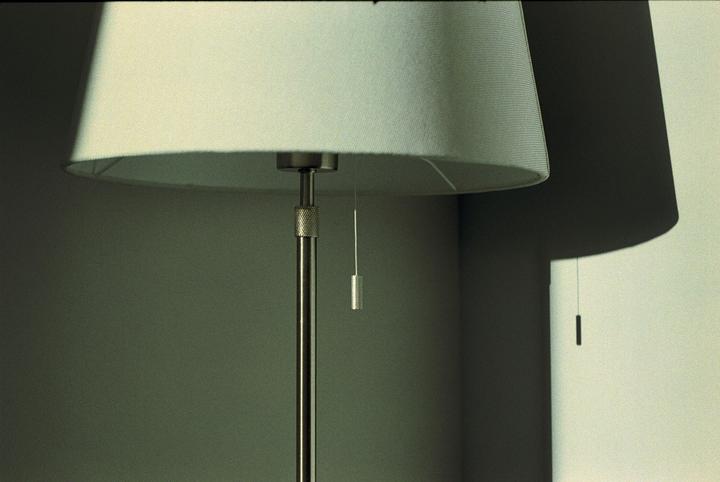 Home alone. Fuji Superia 100 expired 2006 / Nikon FA / Nikkor 50mm f1.4