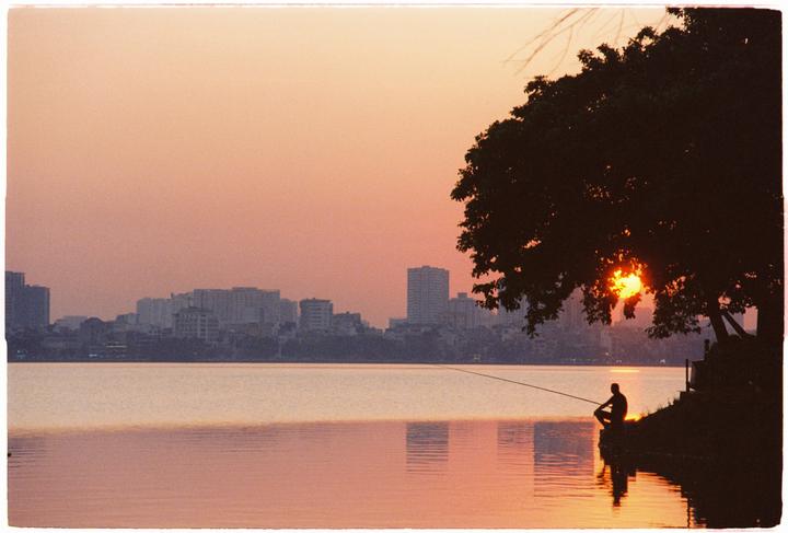 Golden hour in Hanoi, Nikon F100, 28-200mm, Vision 500T expired 2011 push +1