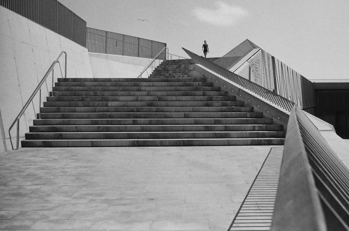 Thoughts on this composition? Be honest (even if brutal) [Leica M6, Elmarit 28mm ƒ 2.8, Agfa APX 400]