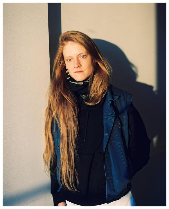 My friend Julie (Mamiya RZ67, 110mm, Portra 400)