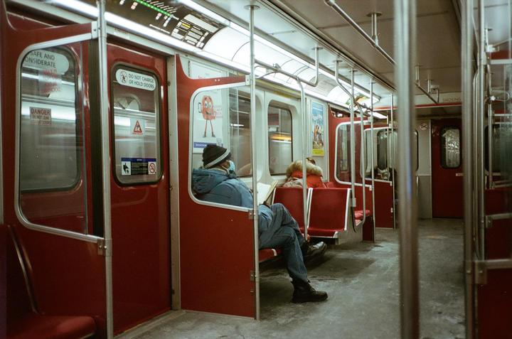 Toronto Subway [Ricoh TF-900 @ 35 F2.8 - Porta 400]