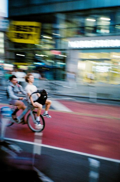 Hold on (Olympus MJU, Superia 400)