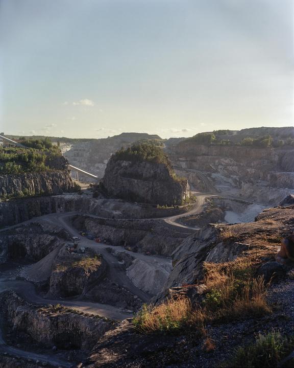 Limestone mine [Mamiya 7, 80mm, Gold 200]