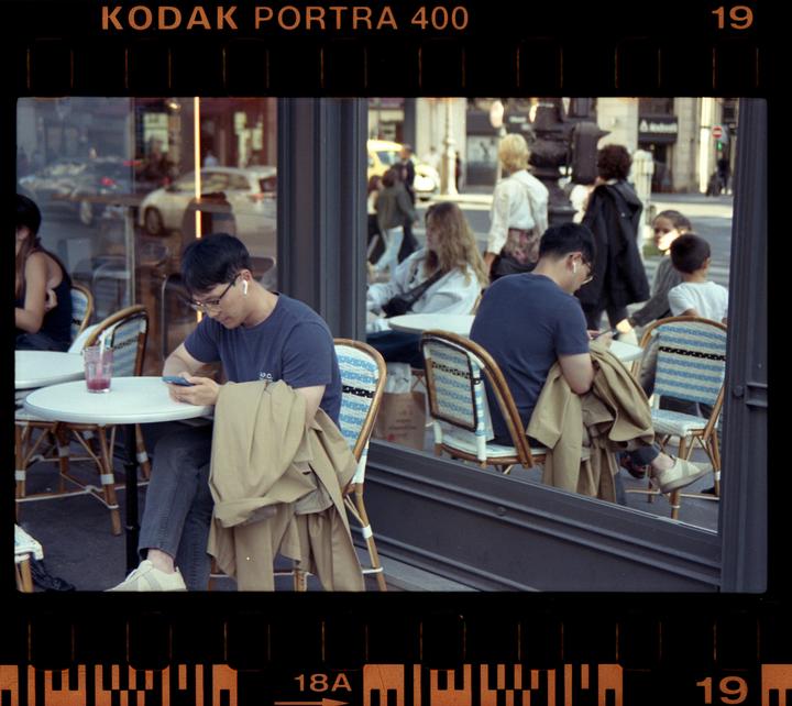Resentful twins [Yashica 108, 35-70mm f/3.5, Portra 400]