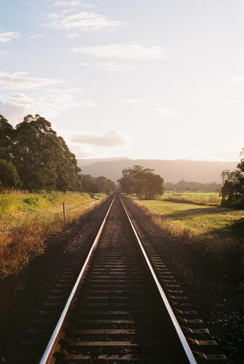 Golden railway [Olympus OM2, 50mm F4, Kodak 400]