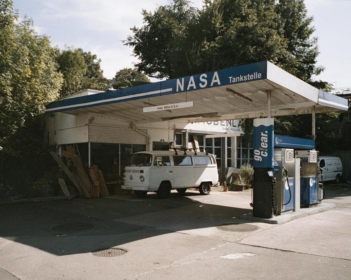 I don't want to brag but I work at NASA [Leica M7, CineStill 400D @ 800, Elmarit 28mm ASPH]