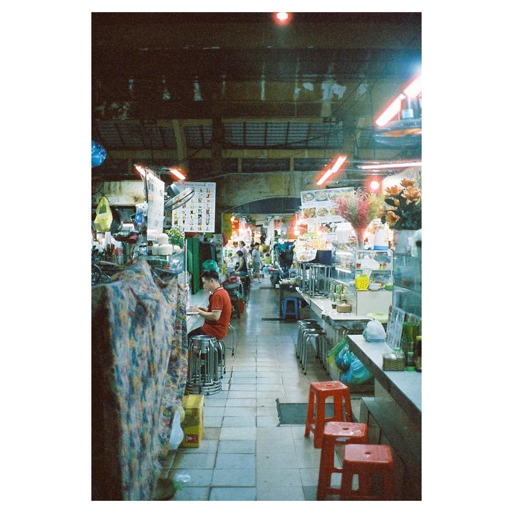 Ben Thanh Market in Ho Chi Minh City, Leica M5, 35mm f2, Cinestill 800T.