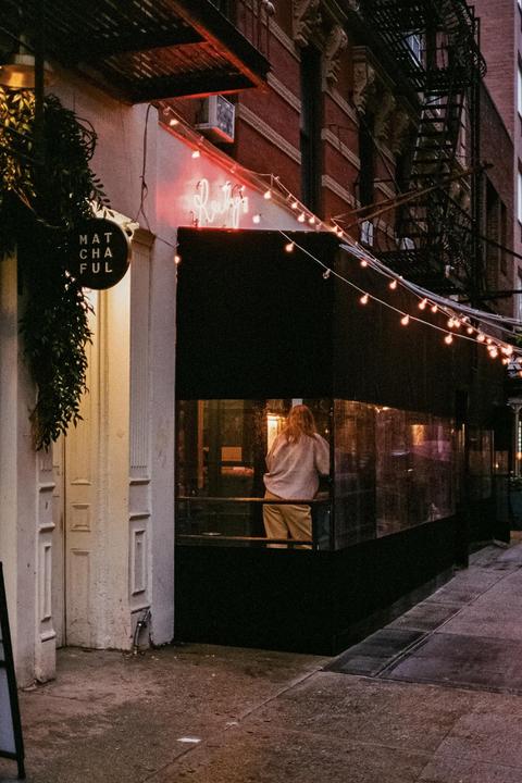Rainy day in SoHo | Leica M6 | Zeiss 35mm f/2 | Portra 400