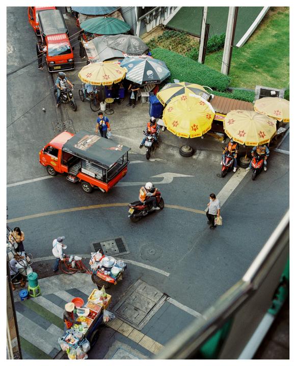 busy busy in Bangkok [Pentax 645, 75mm f/2.8, Kodak Gold 200]