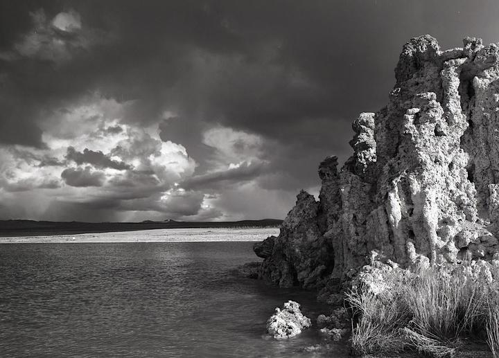 Mono Lake [Delta 100, red filter, 100 or 150mm, Fujifilm GX680]