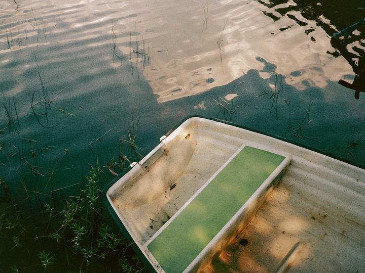 A Lost memory [ expierd fujifilm 2004, konica t3, 50mm]