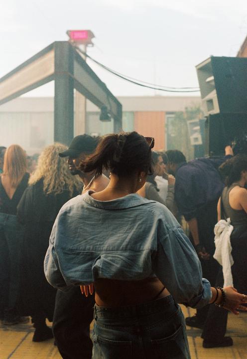 Dance [Minolta XD-5 + Rokkor 50mm F1.7 + Portra 400 (shot on 500)]