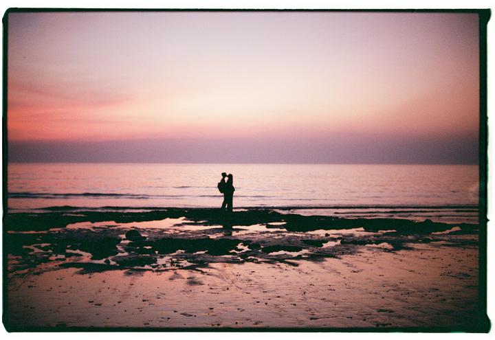 Two Hearts, Juhu Beach [Nikon FE2 / Nikon Nikkor 50mm F1.4 / Kodak Portra 400]