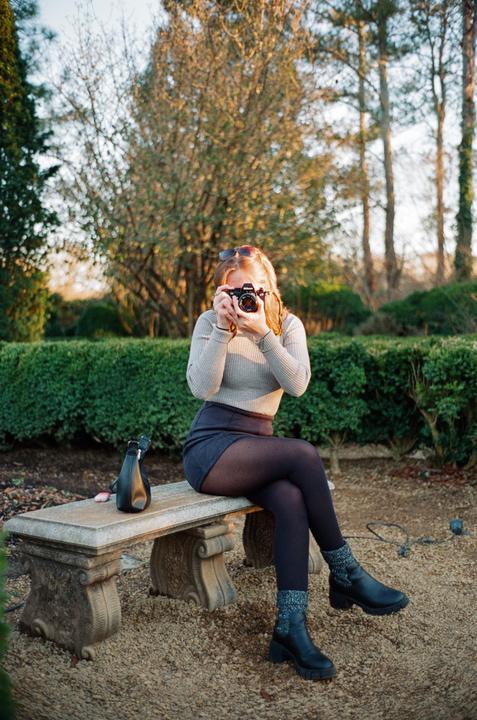 Leah - Leica MP | 35 ‘Lux Pre-Asph v2 | Portra 800