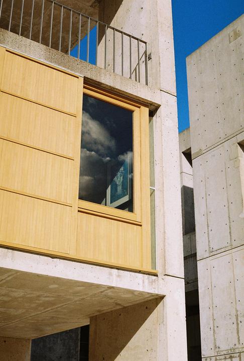 Pain felt through a pane | Canon AE-1 | 50mm f/1.4 | Kodak Portra 400