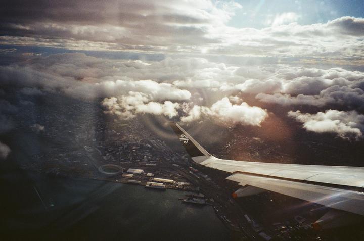 Wellington fly-by [Pentax Espio 120SW | Kodacolor 200]