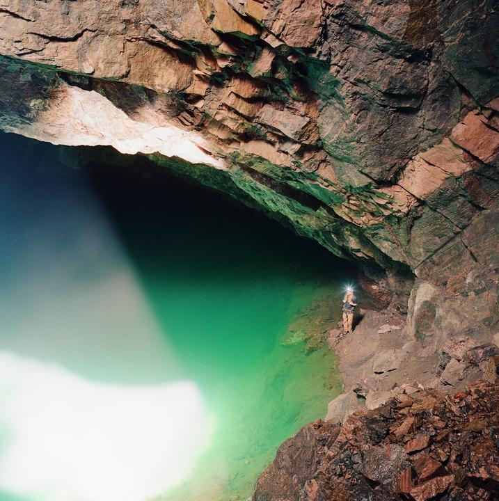 Summertime exploration of an abandoned iron mine [Rolleiflex 3,5B / Portra 800]