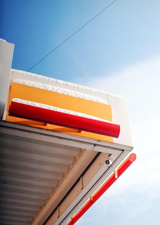 Heard you're into gas stations. Joined the club now (Mamiya 645, Portra 400)