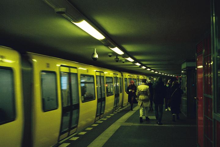 Berlin Underground | Rollei 35T | Tessar 40mm | Kodak Ultramax 400