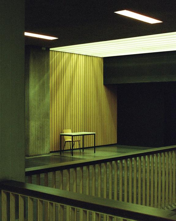 lost in time [Canon A1 / 50mm f1.4 / Portra 800]