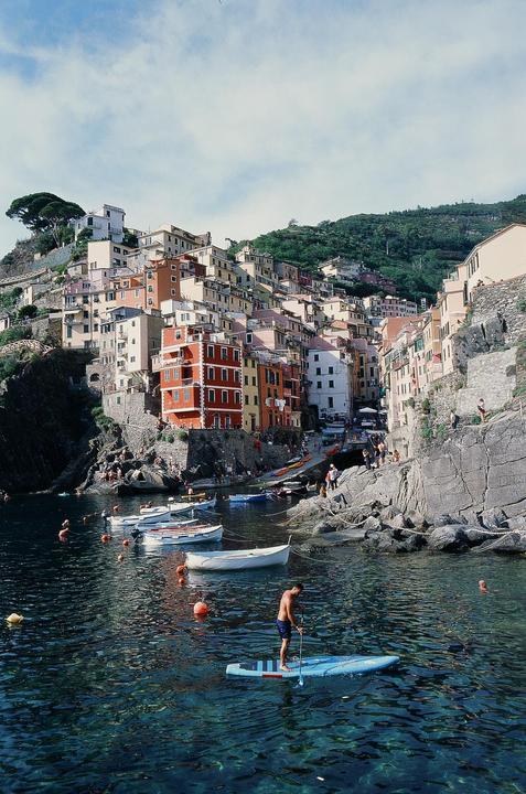 By The Water [Leica M4-P, Velvia 50, Zeiss 28mm F2.8]
