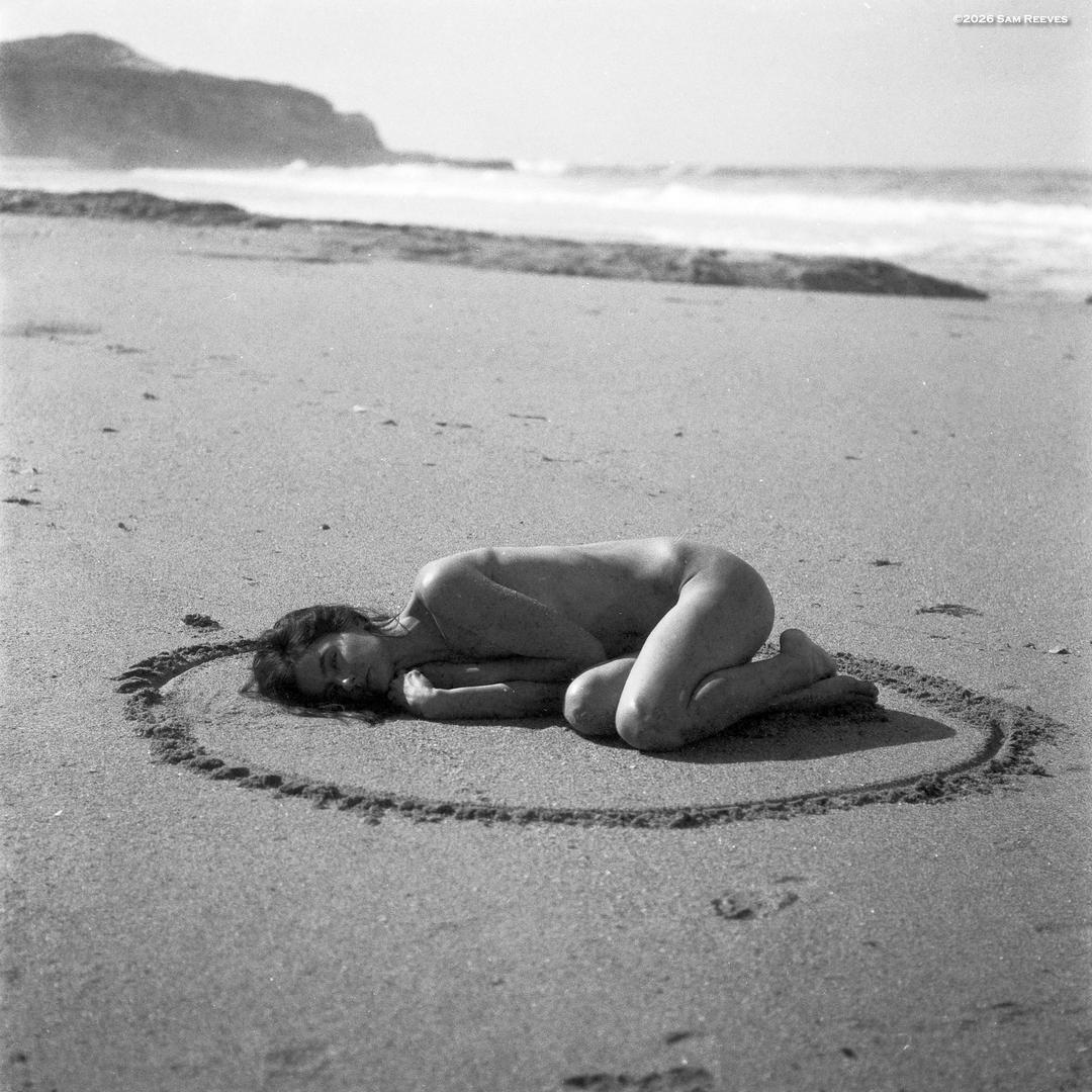 Circle in Sand [Mamiya C330, Mamiya Sekor 180mm ƒ4.5, Fomapan 100], shot on mamiya c330 with foma 100 classic