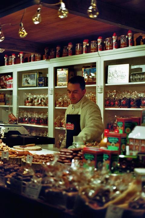 Aachen Christmas Market (Canon EOS 650, Kodak Ultramax, Canon EF 50mm f/1.8 STM)