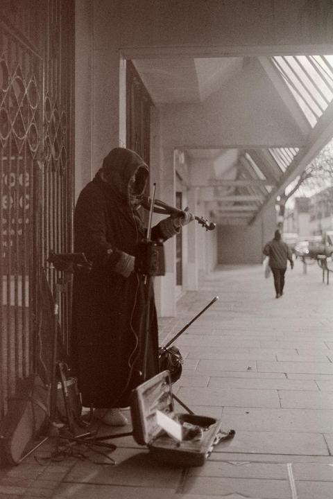 The Dreadful Violinist - Pentax MX, 50mm f1.4, Kodak Tri-X 400