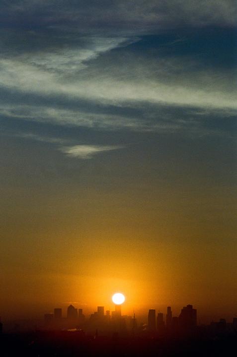 Winter Sunrise over London [ Canon EOS 50E | Portra 400 | Canon 75-300mm @ f/11 ]