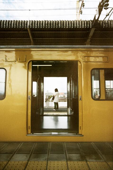 Waiting | Canon 1V | Portra 400