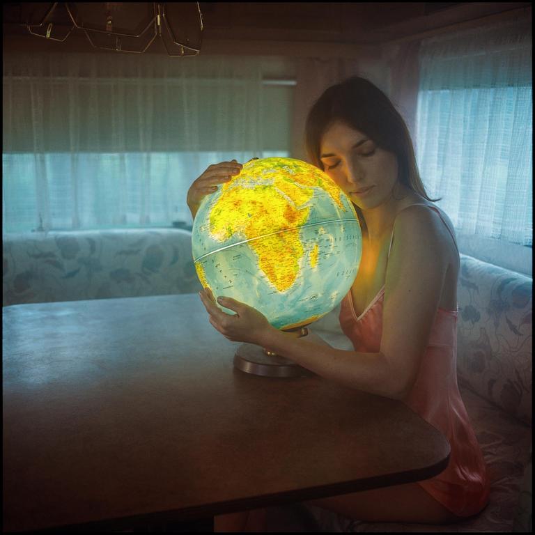 "The World is Mine" (2021, Mamiya RB67 Pro-S + Mamiya-Sekor C 50/65mm, Kodak Portra 400@1600)