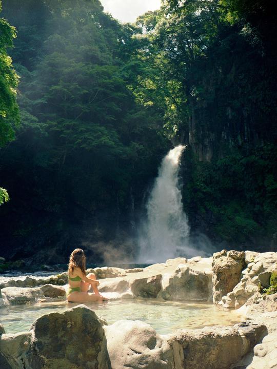 Hot spring | Fuji GA645Zi, Gold, self scan