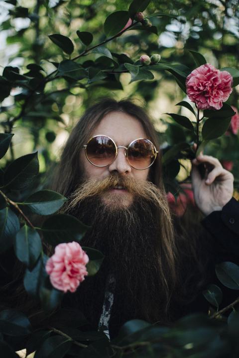 Flower Powers - eos1v - 50mm 1.2 - Kodak Portra 400