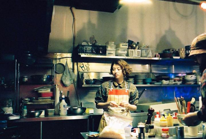 Izakaya on Christmas | M4 | Cinestill 800 | 7artisans 35mm |