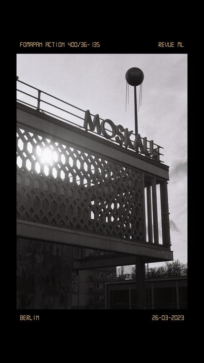 Berlin in b/w [Revue ML, 50mm f/2.8, Fomapan Action 400]