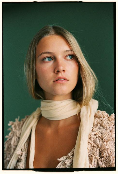 Aysia [canon T2, 50/1.8, Portra 400]