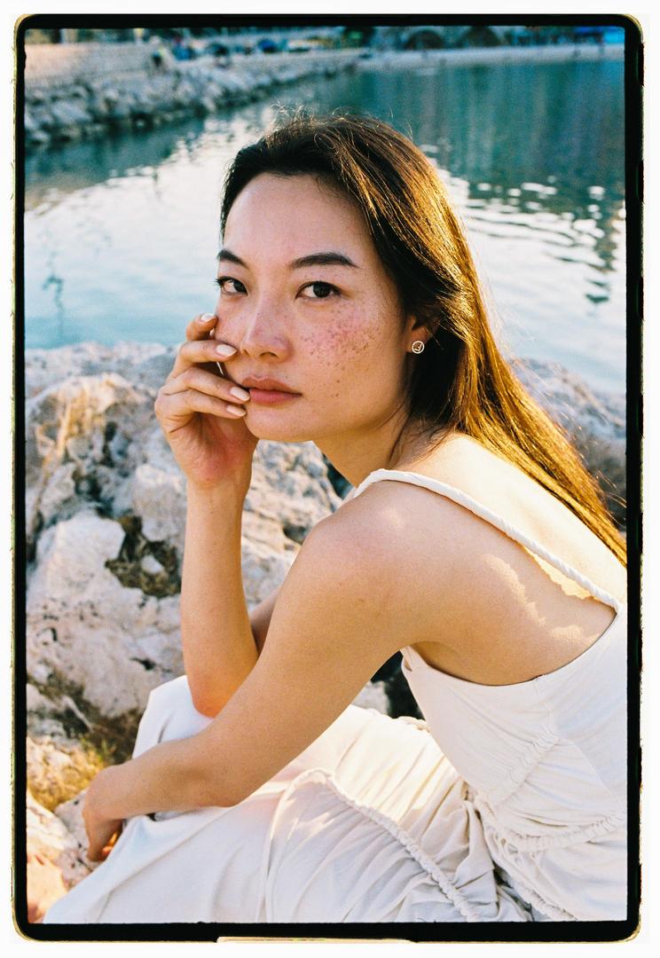 Chihiro in Menton [Canon EOS 33, Canon 50mm f/1.8, Kodak Portra 400], shot on canon eos 33 with kodak portra 400