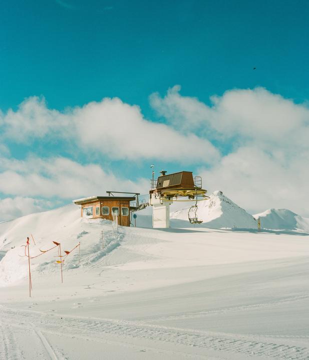 Silent Mountains. My first 120 film roll. Mamiya RZ67 pro II, Sekor 90mm f3.5, portra 400.