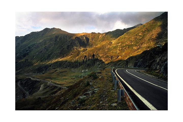 Still the best road I've driven on. Transfagarasan, Romania, 2021 | Fuji Velvia 50, FX-3 2000, Planar 50/1.4