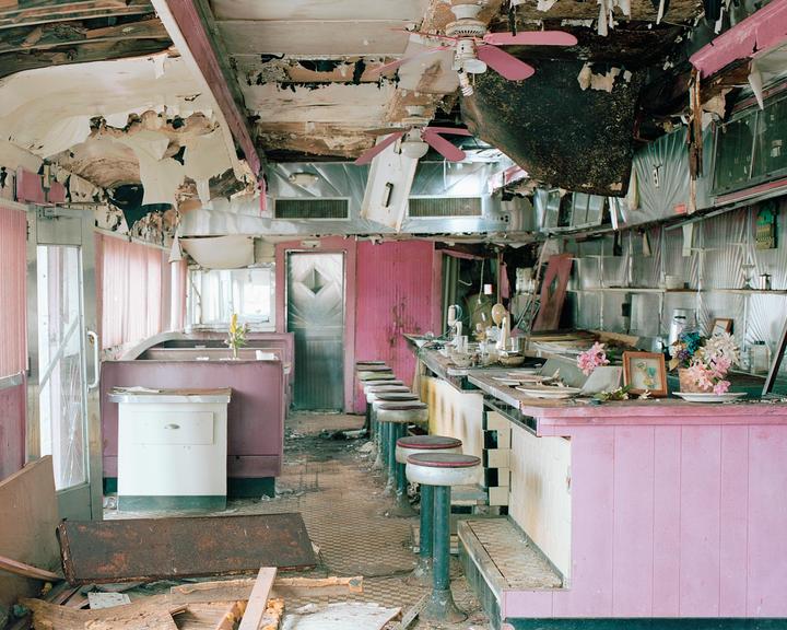 Abandoned Pink Diner [Pentax 6x7, 90mm, Kodak Gold 200]