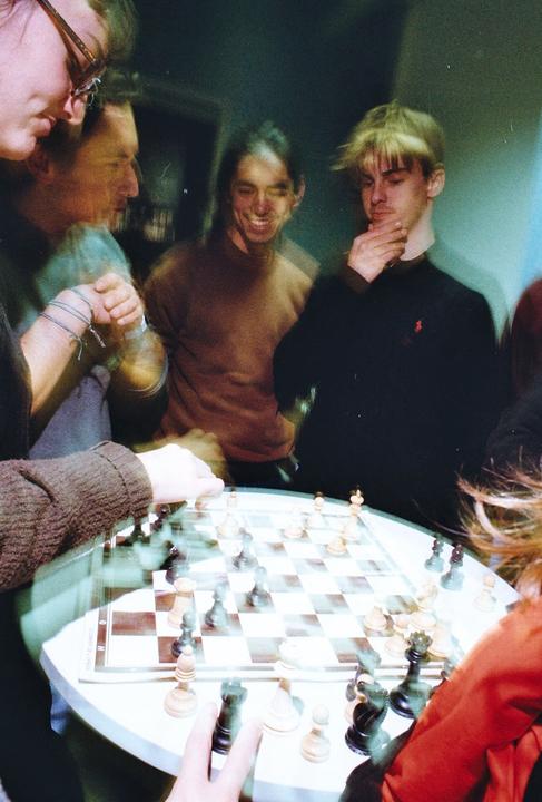 Late night chess | Rolleiflex SL35 - Rolleinar MC 28mm | Kodak ColorPlus