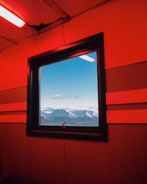 Blue Nature / Red Humanity - Svalbard 2022 (Fuji GA645, Portra 400)