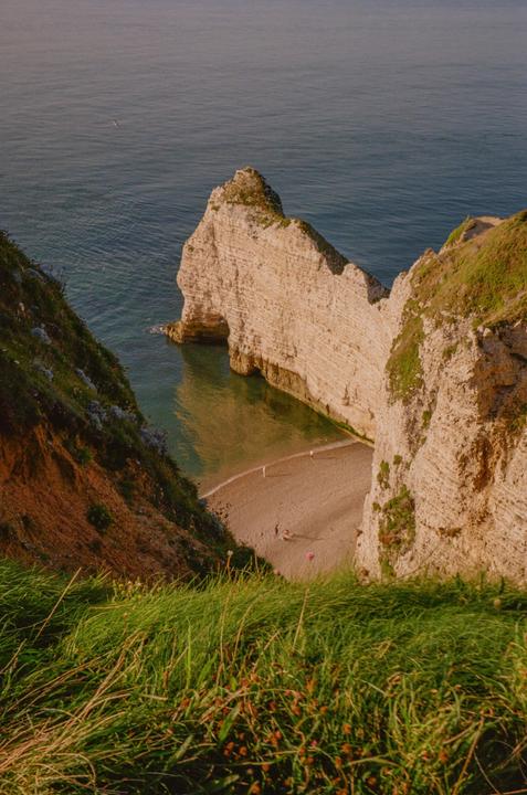 Étretat [Olympus mju ii, Kodak Gold 200]