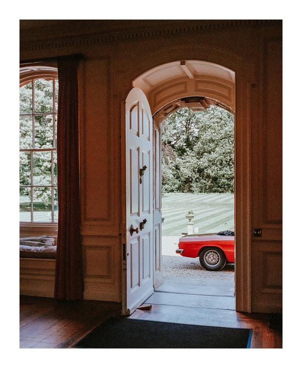 I’m a masochist and photographed my best friends wedding entirely on 35mm [Leica M6, 35mm & 50mm, Portra 400, Gold 200 and Cinestill 400d]